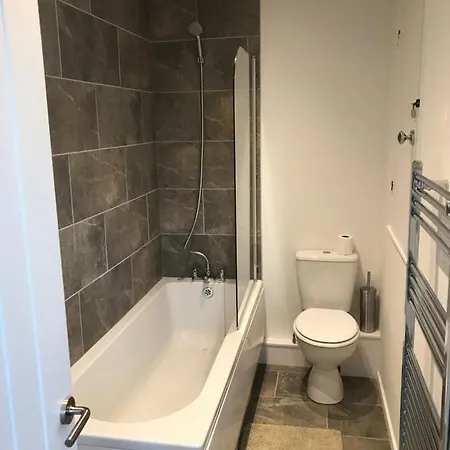 Property Hunter 25 Дарлингтон Экстерьер фото